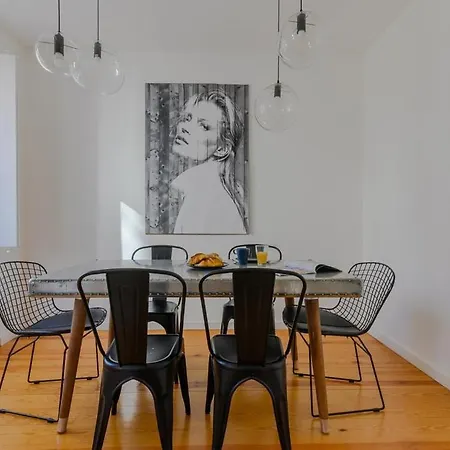 Apartment Plum Guide - Bicicleta Grain Lisbon